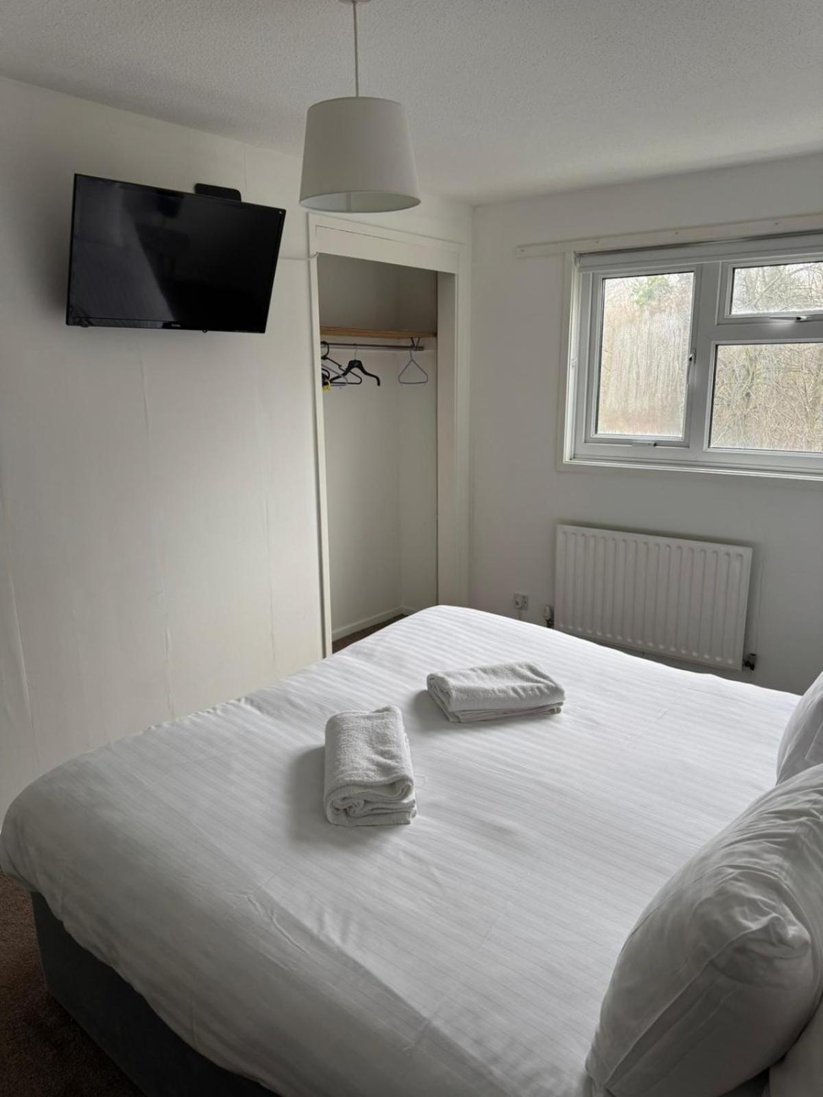 Large 2 Bedroom House Wombridge Zewnętrze zdjęcie