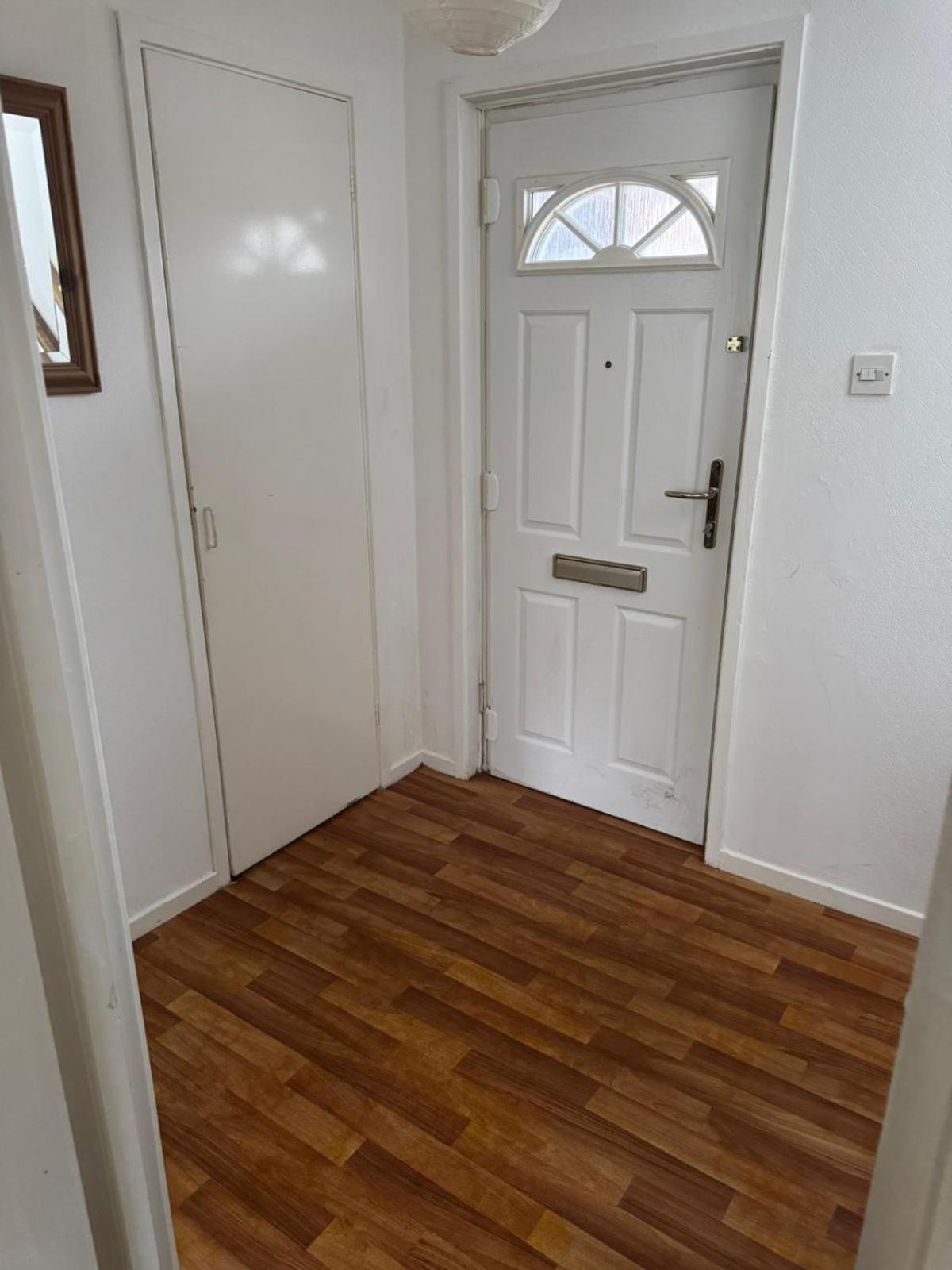 Large 2 Bedroom House Wombridge Zewnętrze zdjęcie
