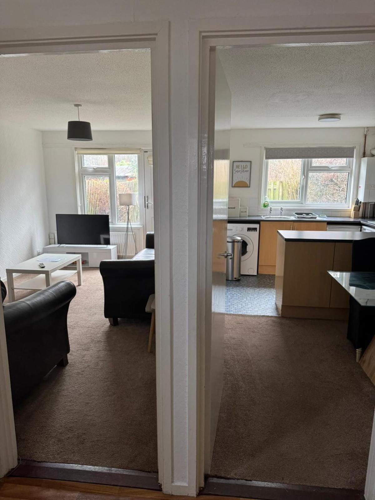 Large 2 Bedroom House Wombridge Zewnętrze zdjęcie